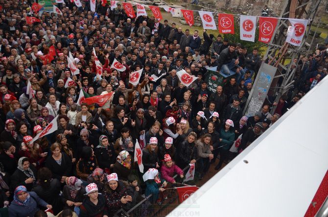 MHP LİDERi DEVLET BAHÇELİ AKHİSARLILAR İLE BULUŞTU